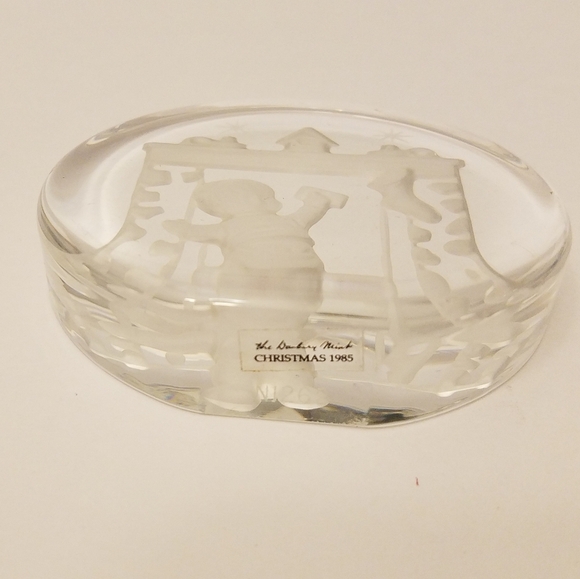 The 1985 Danbury Mint Christmas  Sculpture in Crystal Letter for Santa in Box - Picture 3 of 9